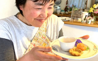 夜な夜なお菓子を食べてました。（田村智子さん、50代、埼玉県）のイメージ